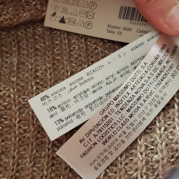 Gold Sparkly 💖 turtleneck sweater - Picture 6 of 6